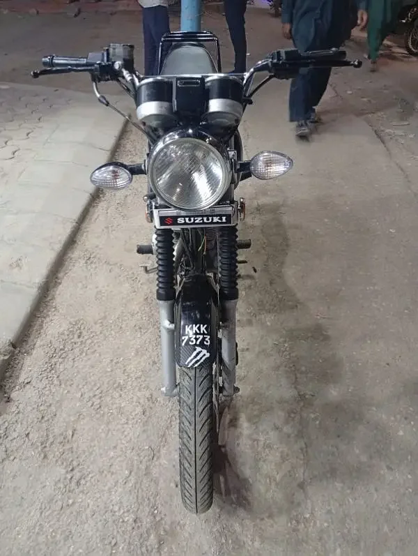 Suzuki GS 150 SE Model 2017
