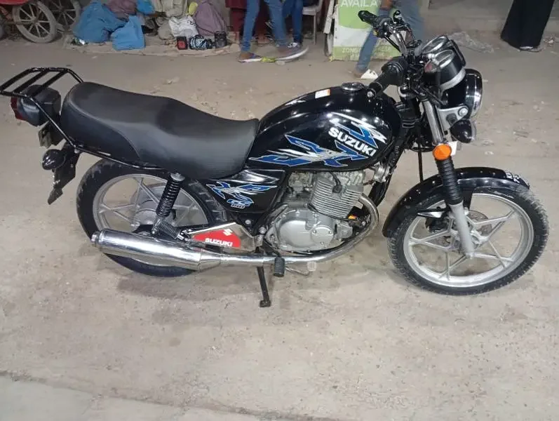 Suzuki GS 150 SE Model 2017