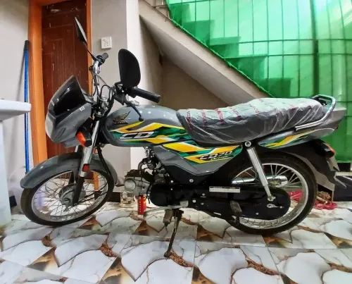 Honda CD70 Dream 2025 Silver