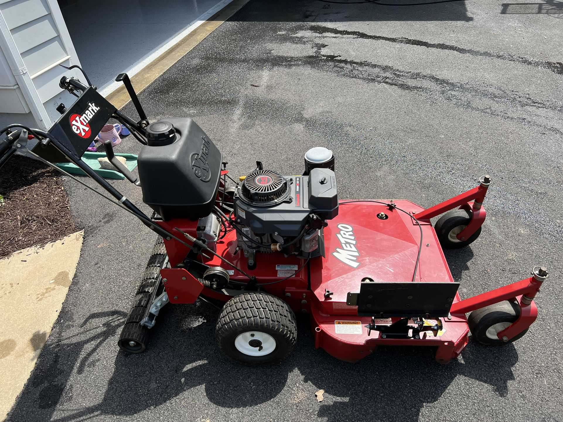 36” Exmark Metro mower Excellent Condition Privately Used, Never Used For Commercial