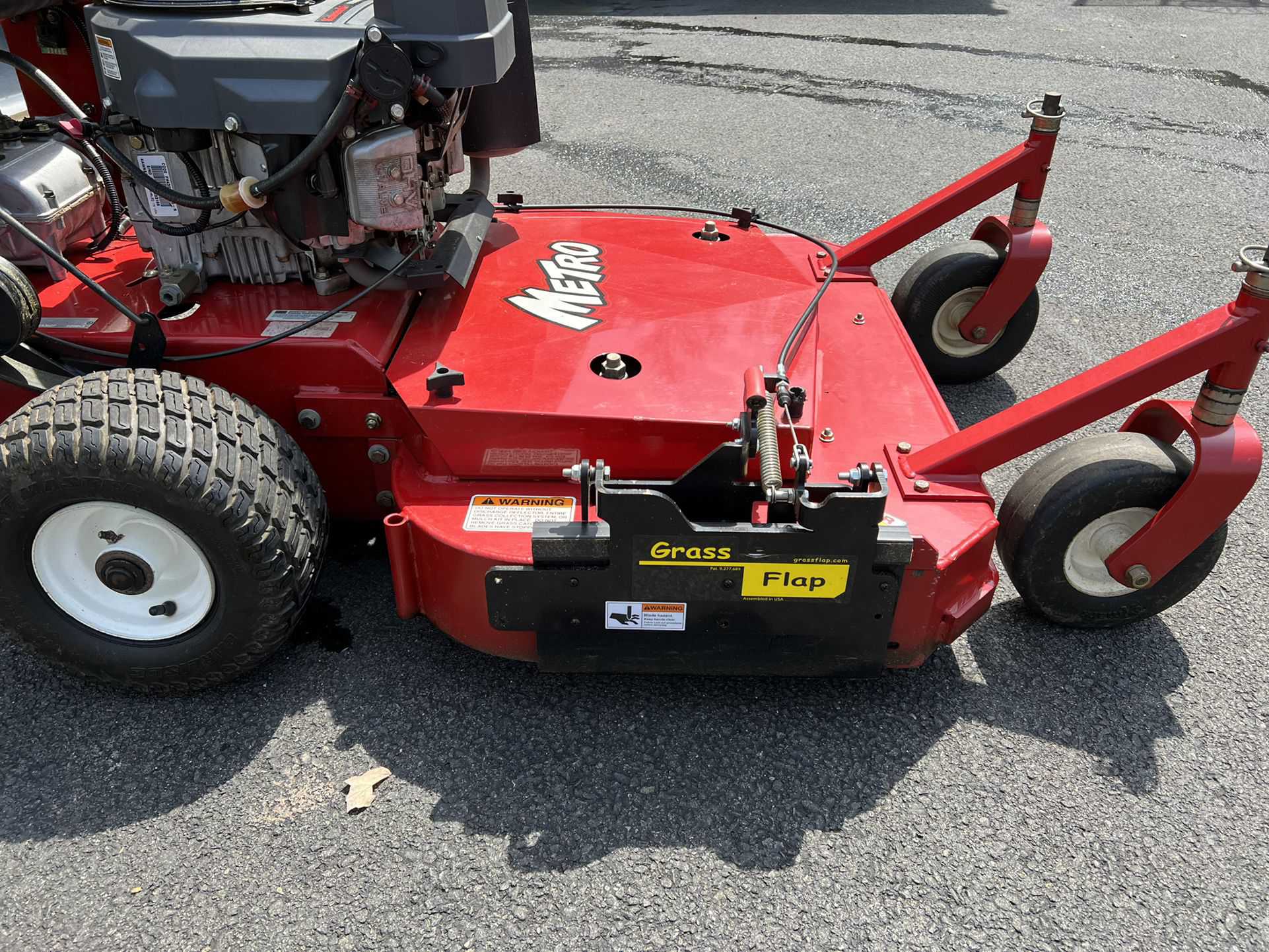 36” Exmark Metro mower Excellent Condition Privately Used, Never Used For Commercial
