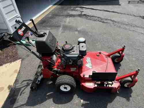 36” Exmark Metro mower Excellent Condition Privately Used, Never Used For Commercial